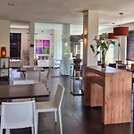 Sandalia Hotel